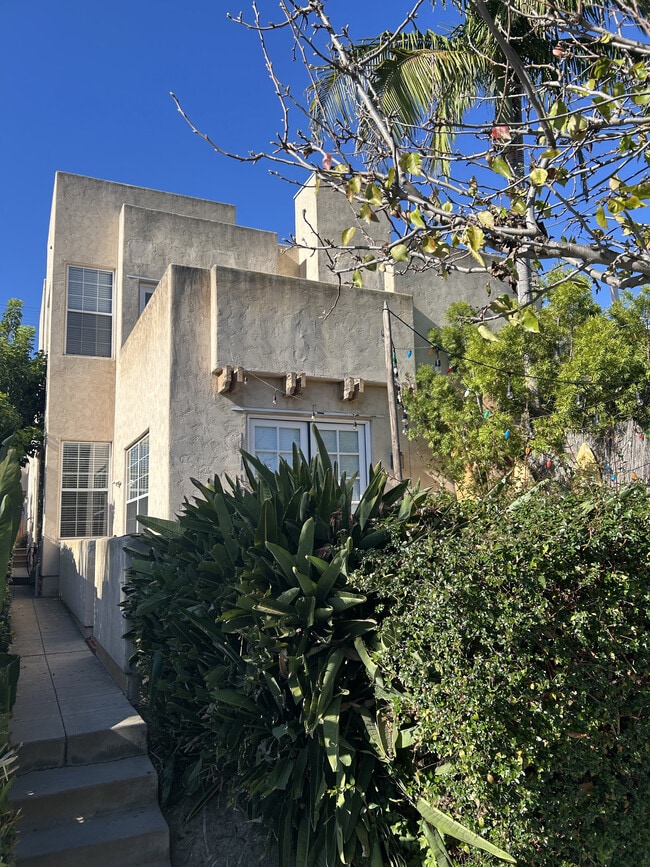 Building Photo - 1552 Chalcedony St