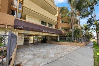 Building Photo - 7001 S La Cienega Blvd