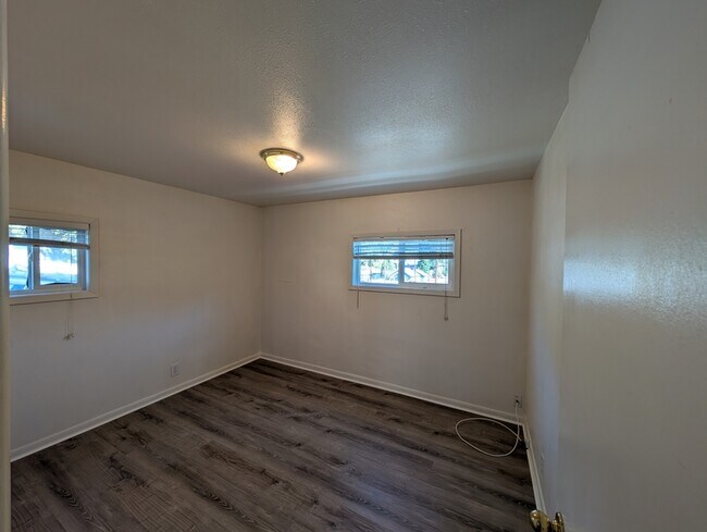 Foto del edificio - 203 NW Pine St