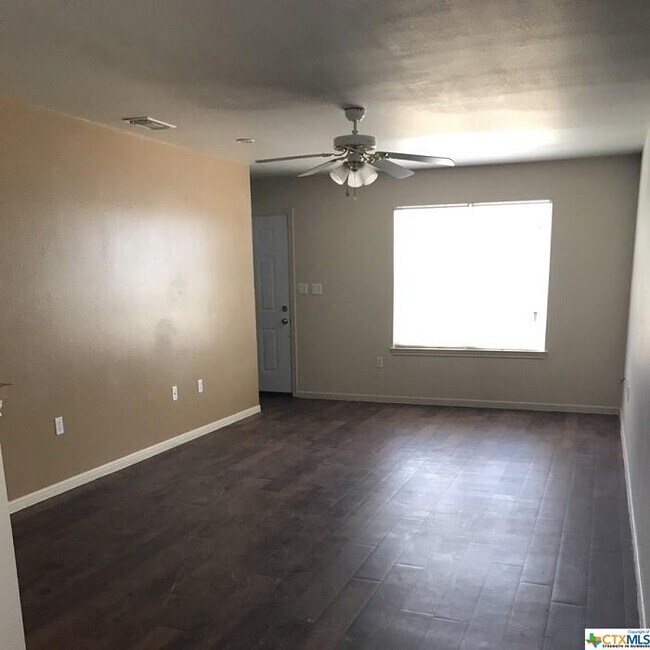 Foto del edificio - 602 N Main St