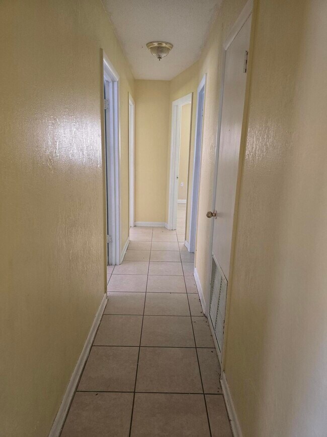 Foto del edificio - 3751 NW 36th St