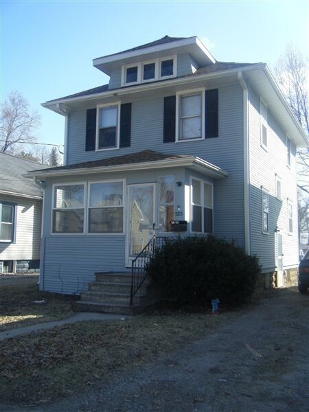 Primary Photo - 523 N Pleasant St