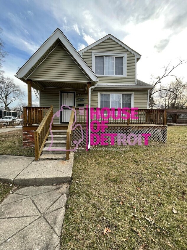 Foto principal - 5 BEDROOM 2 BATH | FREE PRE SCREEN | SD PA...