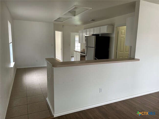 Foto del edificio - 3039 Pine Valley Dr