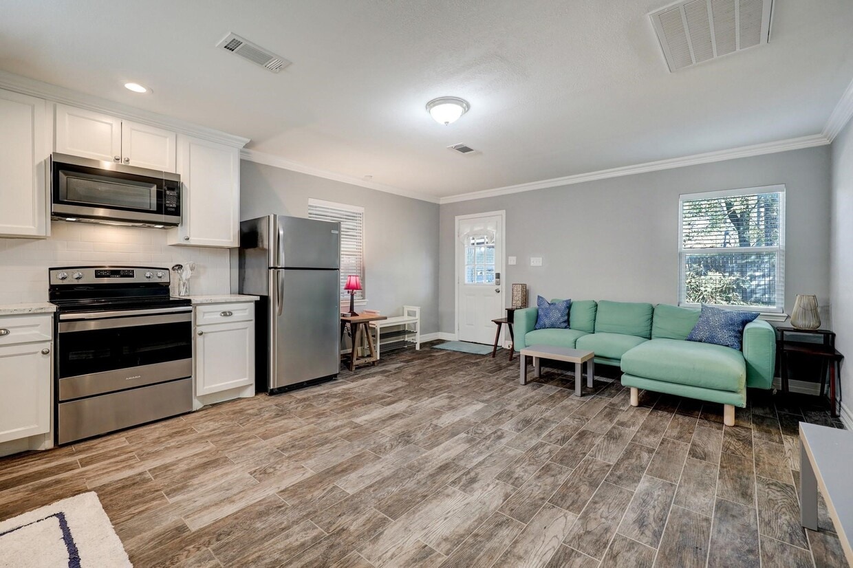 Primary Photo - 7206 Bayou Woods Dr