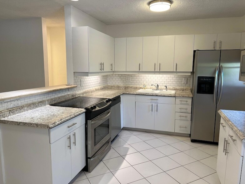 Photo - 220 NE 18th Ave