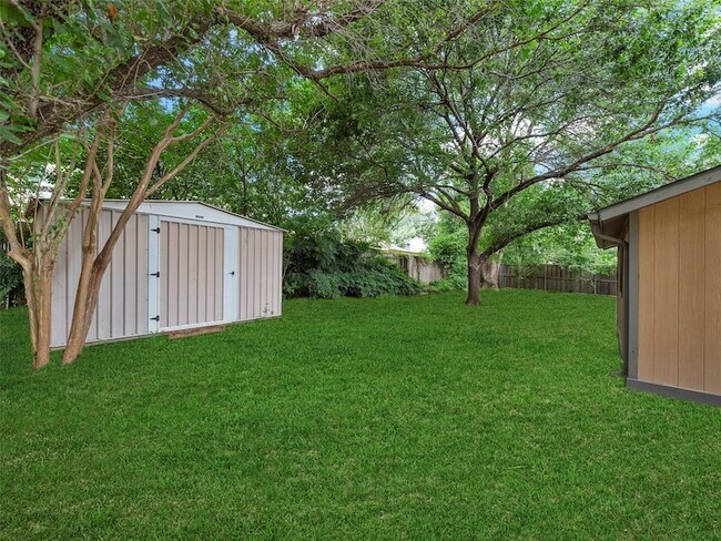 Foto del edificio - 2219 N Lake Trail