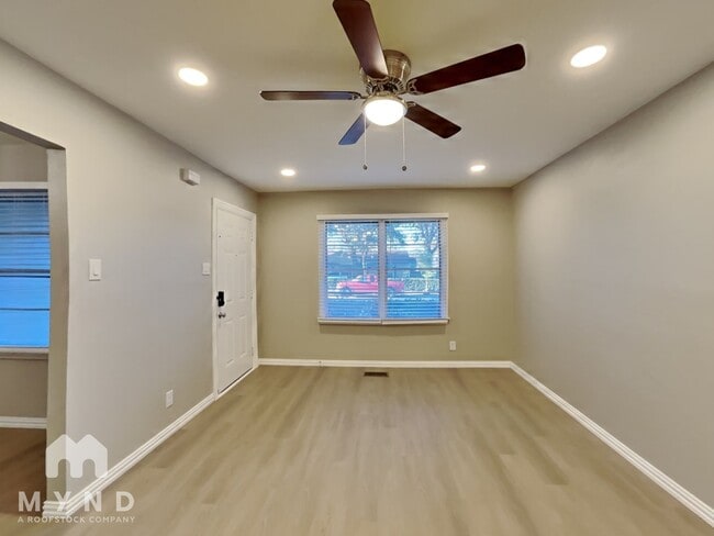 Building Photo - 2728 Rolinda Dr