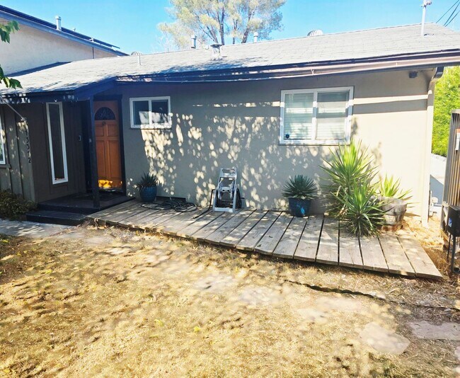 Foto del edificio - $5,500 - Beautiful 3BR/2BA Home on ? Acre ...