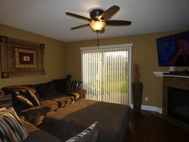 Building Photo - 627 N Edgemere Dr