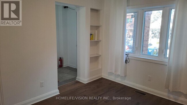 Photo du bâtiment - 143 Belgravia Ave