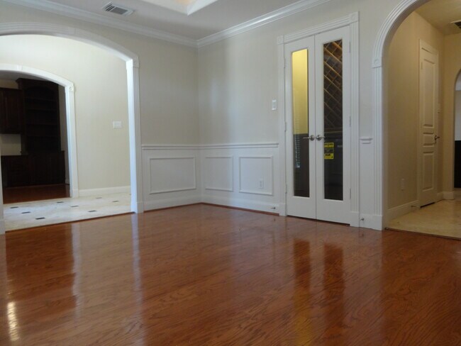 Foto del edificio - 4915 Kings Way