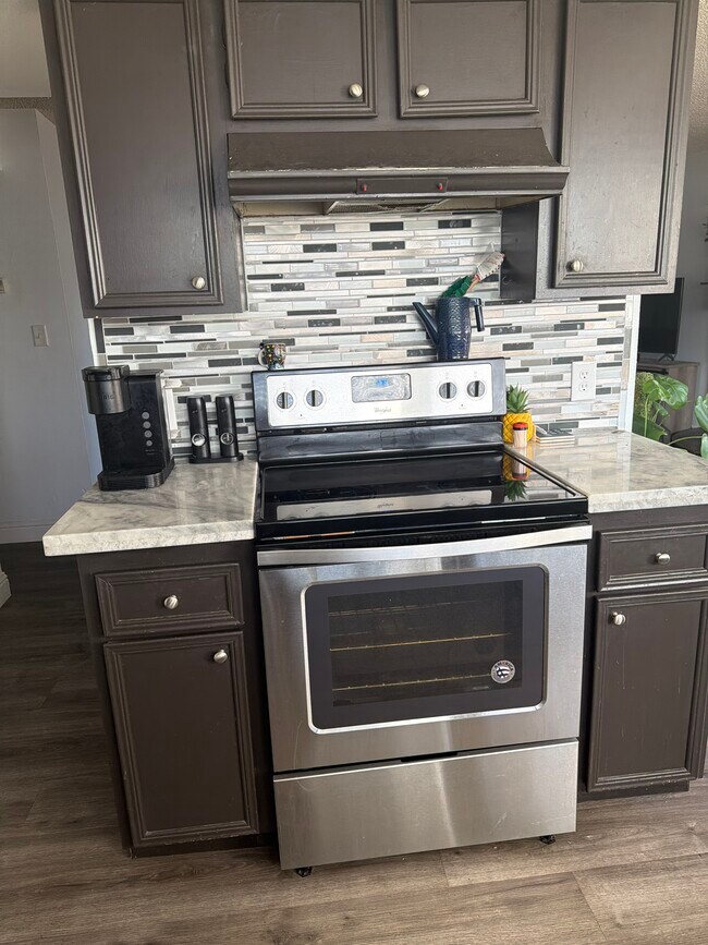 Foto del edificio - 3701 Colonial Dr