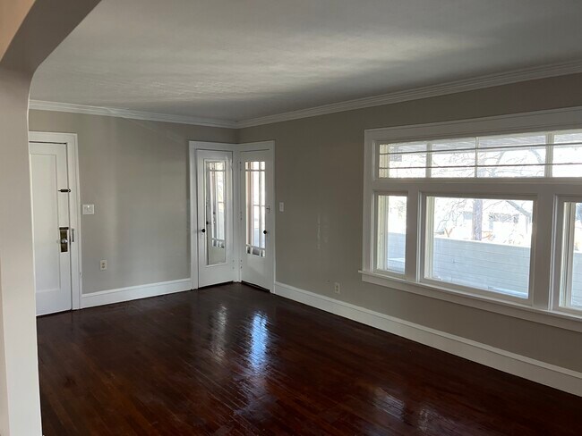 Foto del edificio - 1568 Larchmont Ave