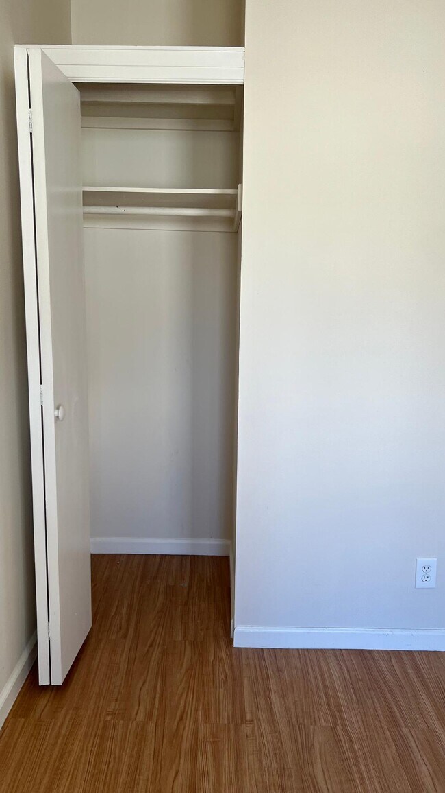 Foto del edificio - 327 Linden St