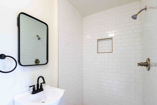 Foto del edificio - 3/ 2  Home for Rent!