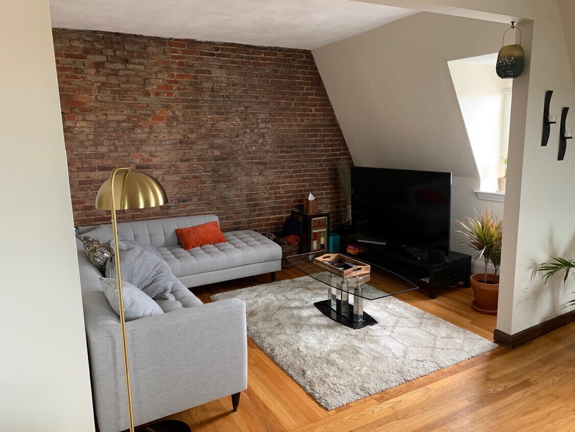 Living room - 1 Salem St