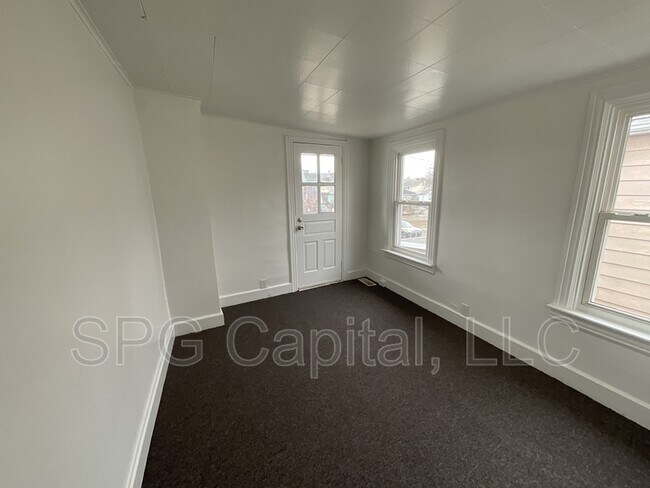 Foto del edificio - 724 Glen Pl