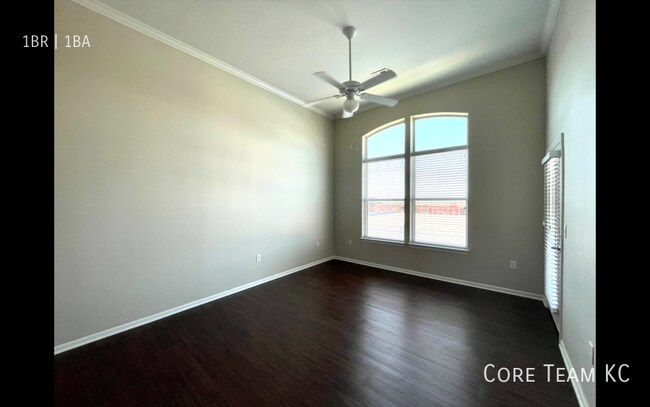 Foto del edificio - 504 Grand Blvd