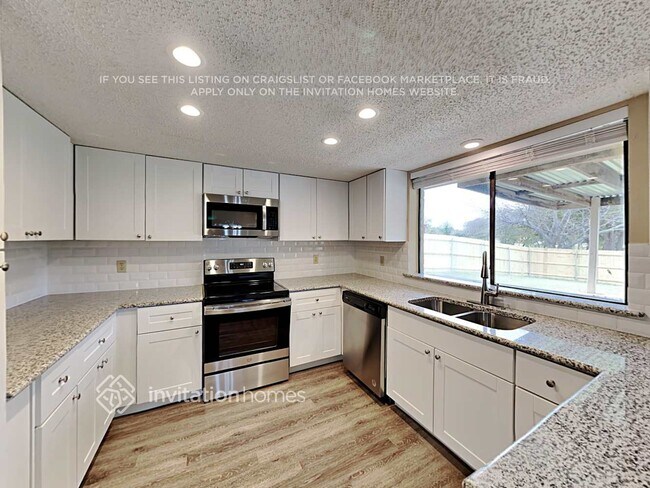 Building Photo - 427 Newcastle Dr