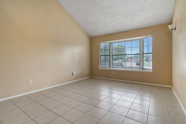 Foto del edificio - 10359 Chelmsford Dr