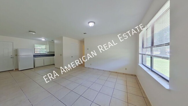 Foto del edificio - 162 Twin Trees Dr