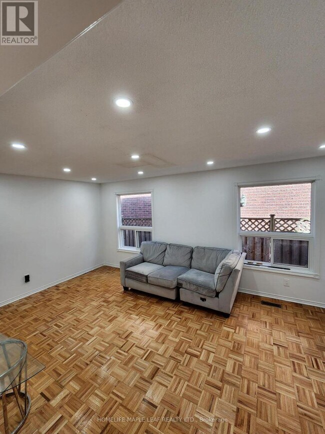 Building Photo - 82 Stanwell Dr