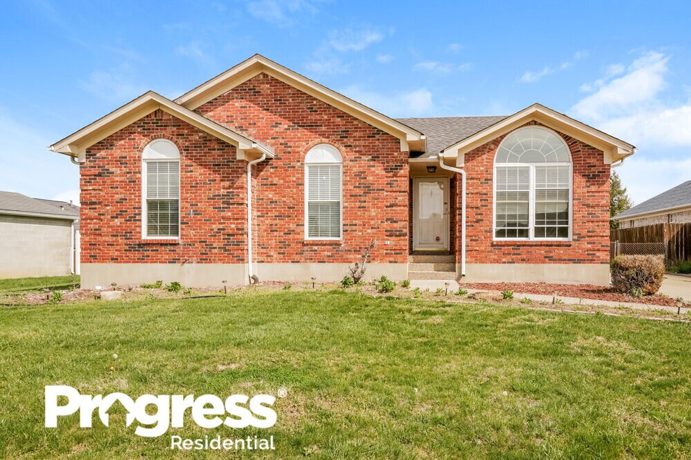 11321 Garden Trace Dr, Louisville, KY 40229 House Rental in