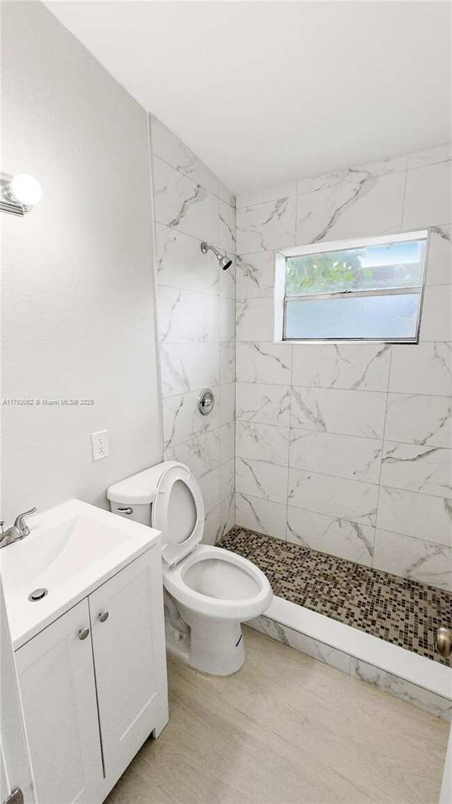 Foto del edificio - 1557 NW 66th St