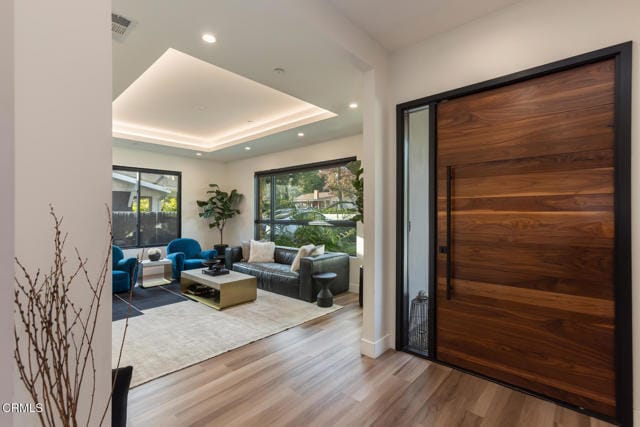 Building Photo - 620 Houseman St