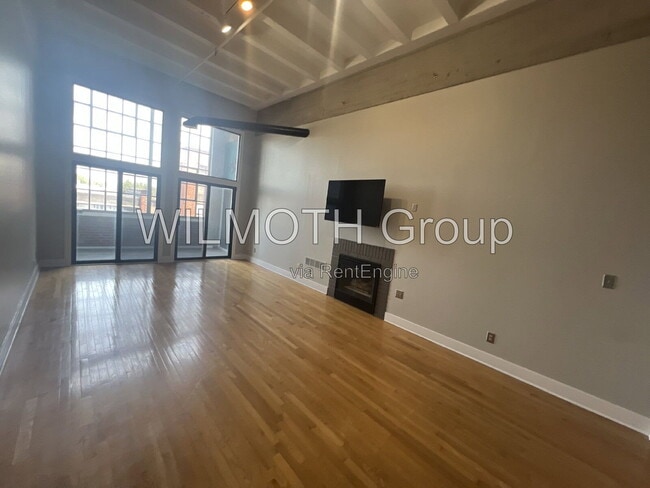 Foto del edificio - 611 N Park Ave