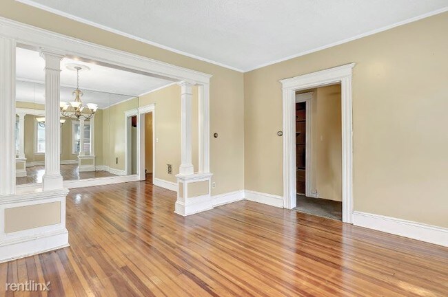 Foto del edificio - 4 br, 1.5 bath Apartment - 268 Norland Avenue
