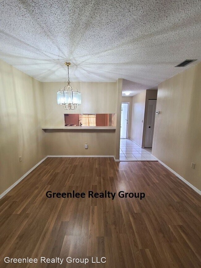 Building Photo - 2 br, 1 bath House - 2951 Stilwell Ct.