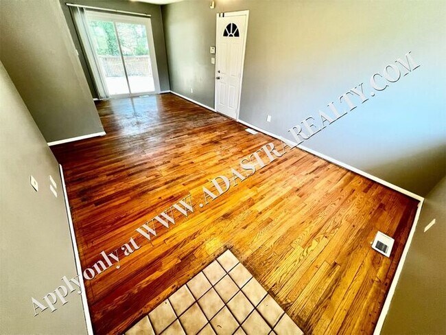 Foto del edificio - Very Nice 3 bedroom Home in Kansas City, MO-Available in MAY!!