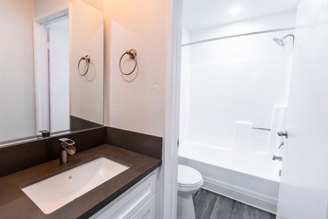 Interior Photo - 2039 North Las Palmas Ave