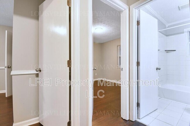 Foto del edificio - 4105 Glen Hill Manor Dr