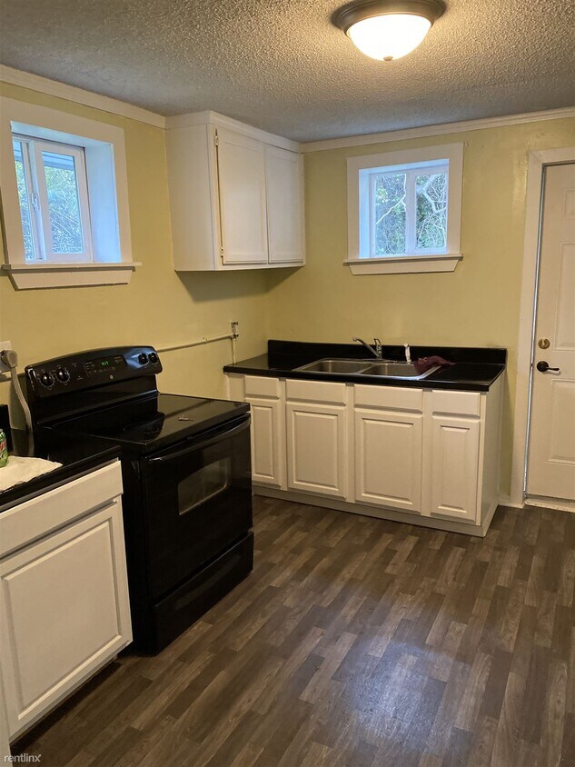 Primary Photo - 2 br, 1 bath House - 1005 Country Club Road