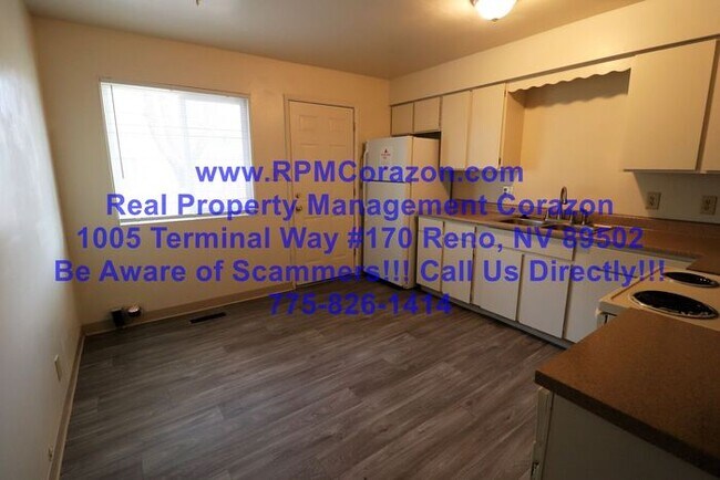 Building Photo - 2 Bed, 1 Bath Apartment For Rent