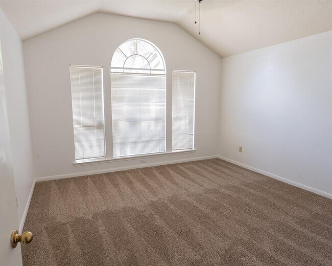 Foto del edificio - 16519 N Meadow Dr
