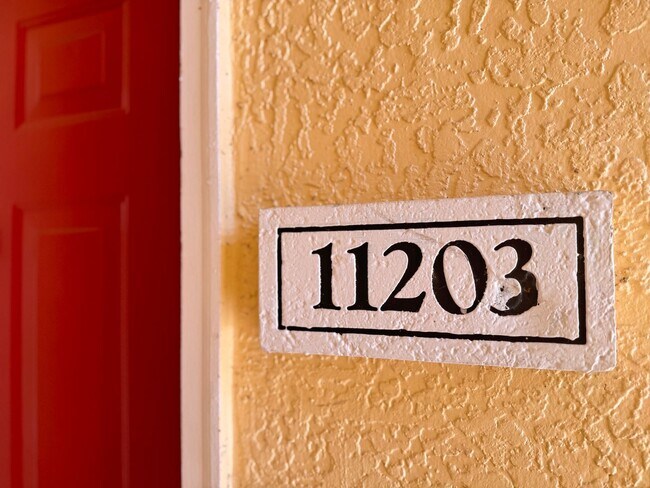 Building Photo - 2BR/1BA Second Floor Condo in Visconti Mai...