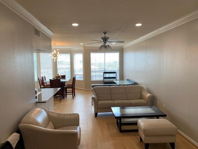 Building Photo - 7575 Kirby Dr