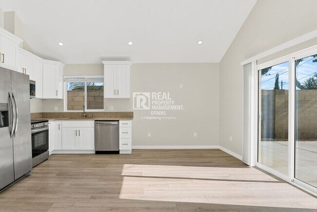 Foto del edificio - 996 S Siet Pl