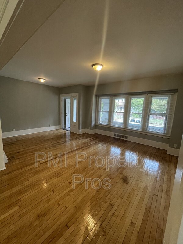 Foto del edificio - 2523 N 45th St