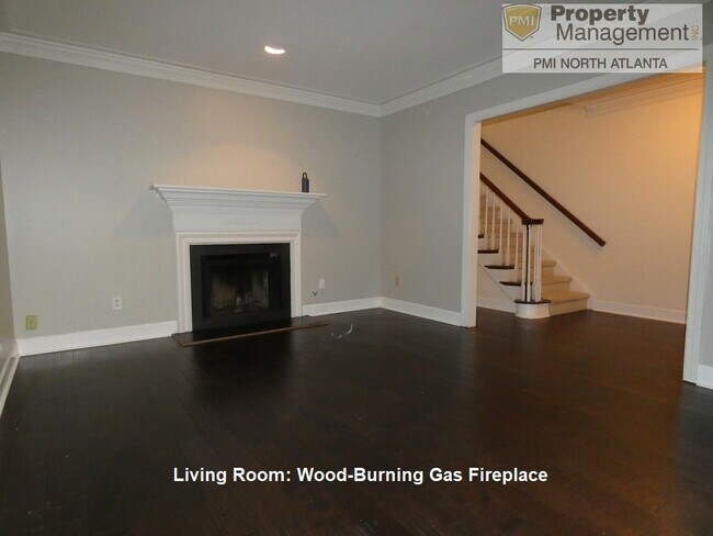 Foto del edificio - Charming townhome is gated community!