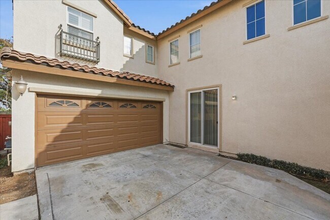 Foto del edificio - The Perfect Home Base Near UC Riverside