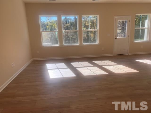 Foto del edificio - 351 Glen Clova Dr