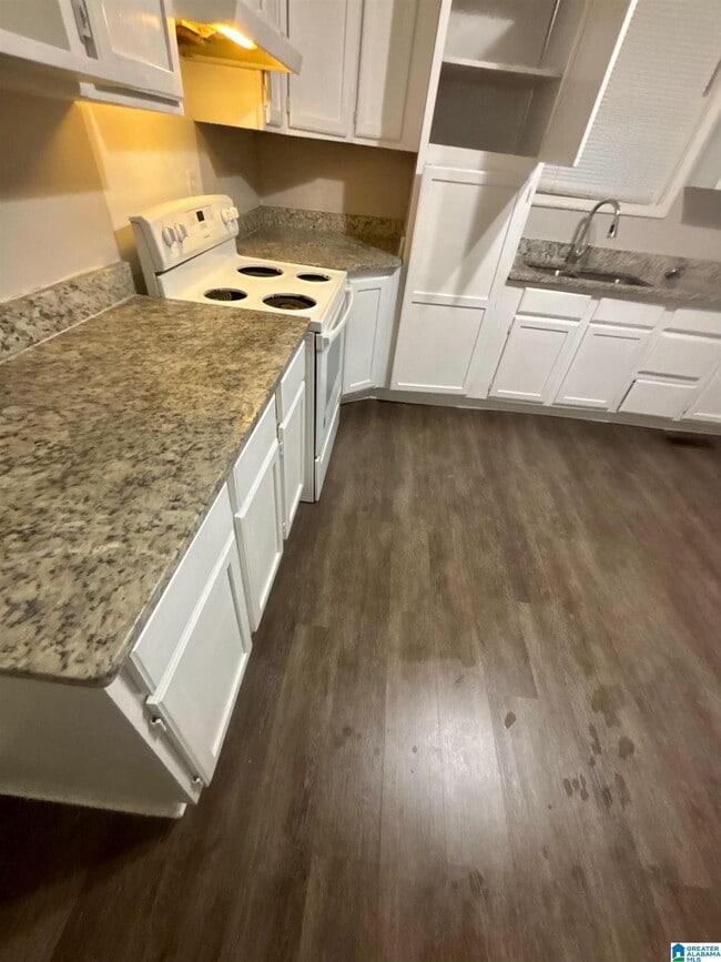 Building Photo - 511 12th St