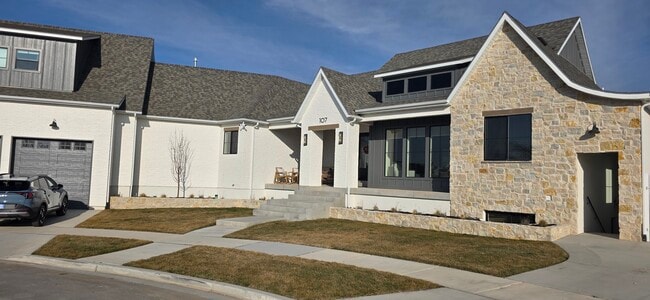 Building Photo - 107 S Moonlit Rd