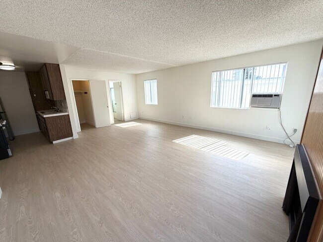 Foto del edificio - 3432-3434 S Centinela Ave