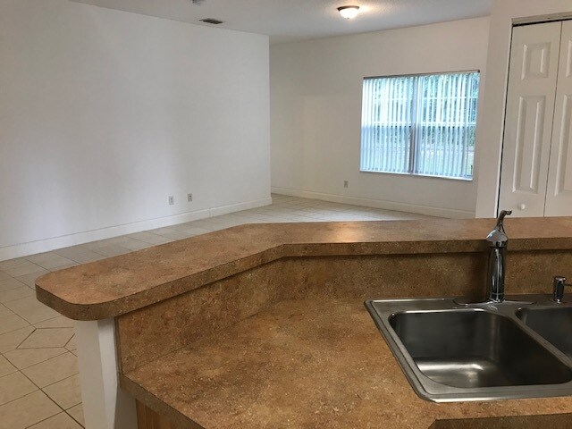 Foto del edificio - 3758 NW Archer St